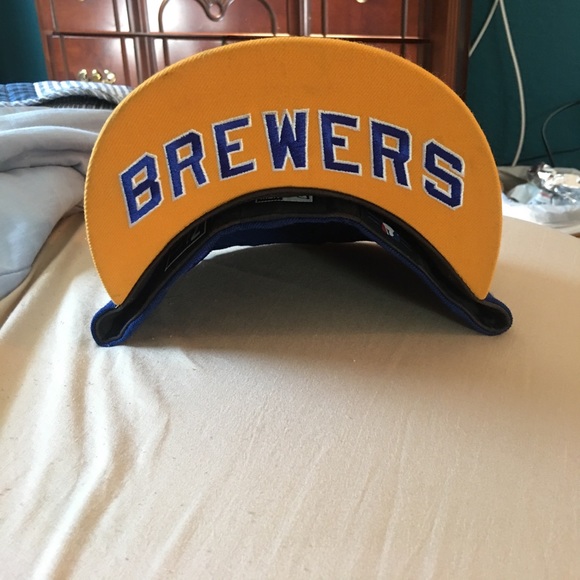 Milwaukee Brewers Fitted Hat - Picture 2 of 3
