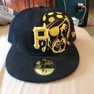Pittsburgh Pirates Fitted Hat
