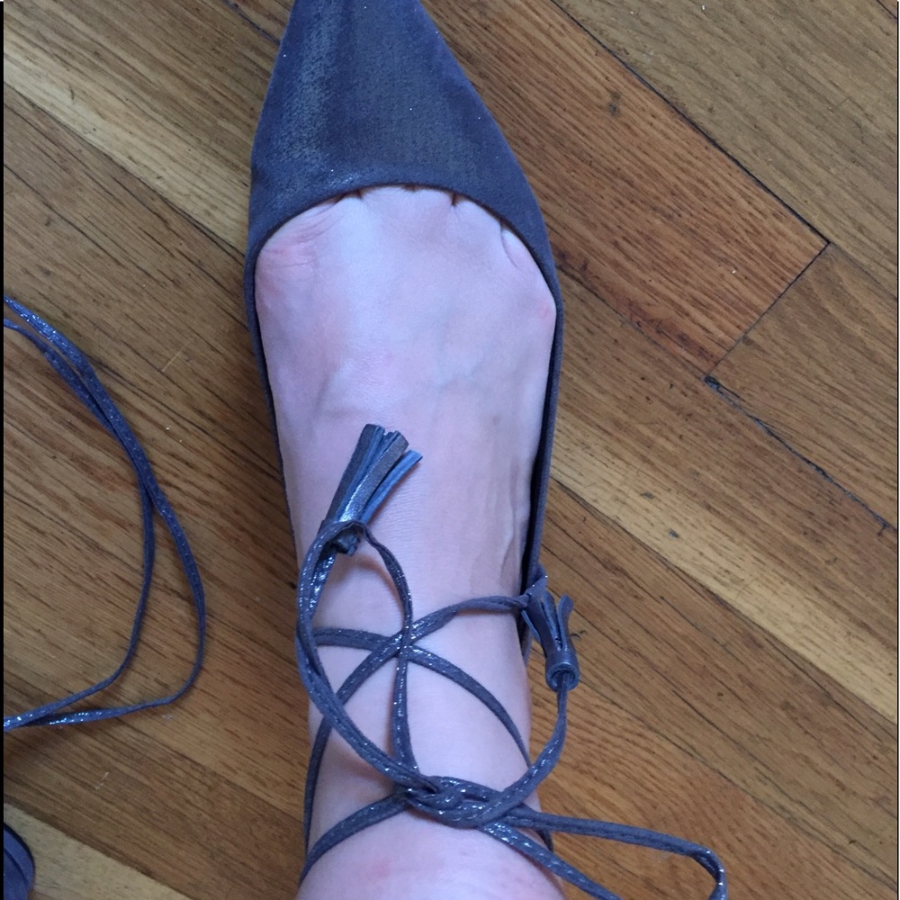 GUESS flats - Picture 2 of 3