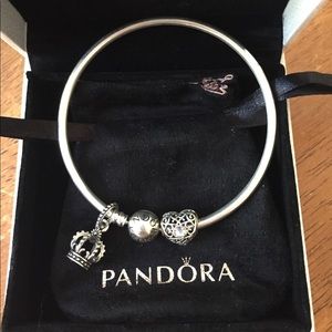 🎉SALE Pandora Bangle with Charms 🎀HOST PICK🎀