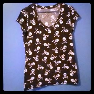Skull and cross bones cute shirt