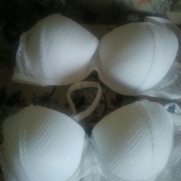 Bra's - Picture 2 of 2