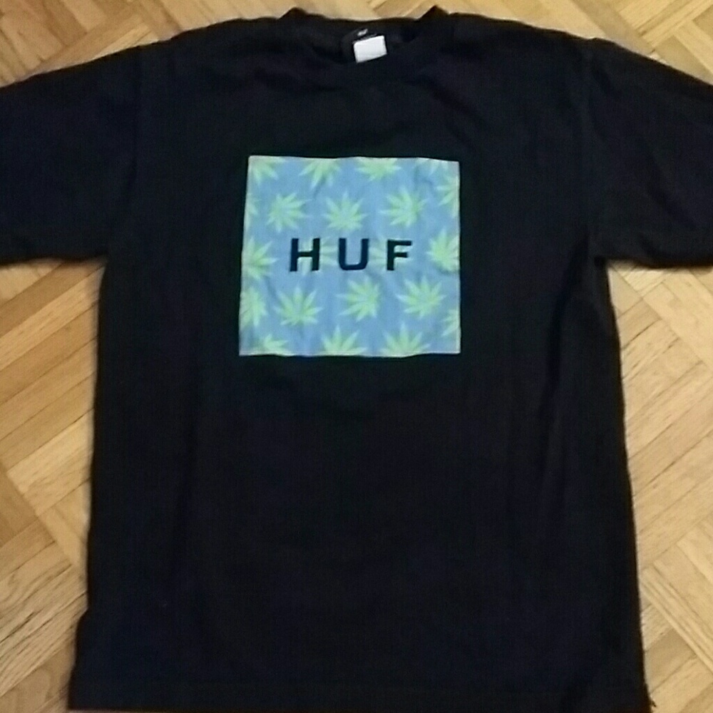 HUF tee shirt small