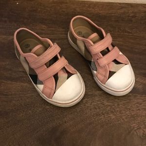 Original  Burberry kids shoes pink (used)