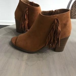 Ankle boots Peep toe  tan fringe 6 cowboy western
