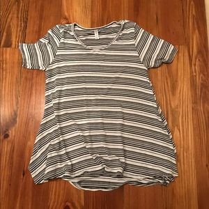 Lularoe Perfect T