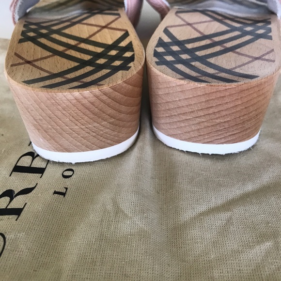 ✂️firm weekend price! Burberry sandal slides 8 - Picture 5 of 8