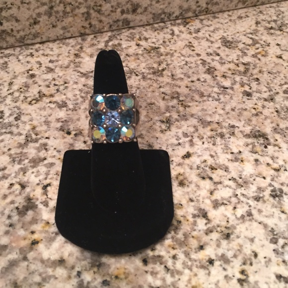 Ring - Picture 2 of 5