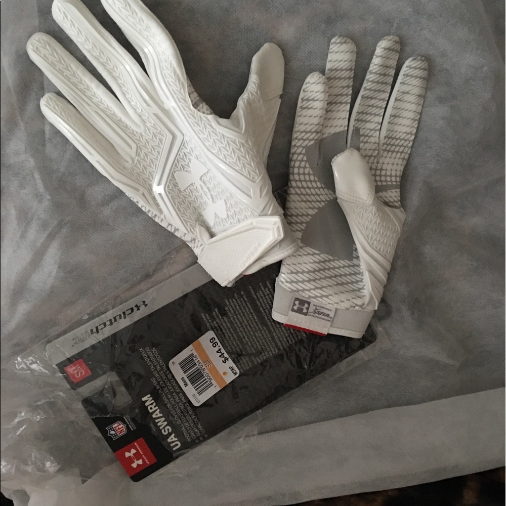 Football gloves