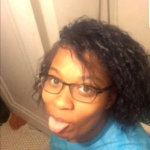 Meet your Posher, Adriana