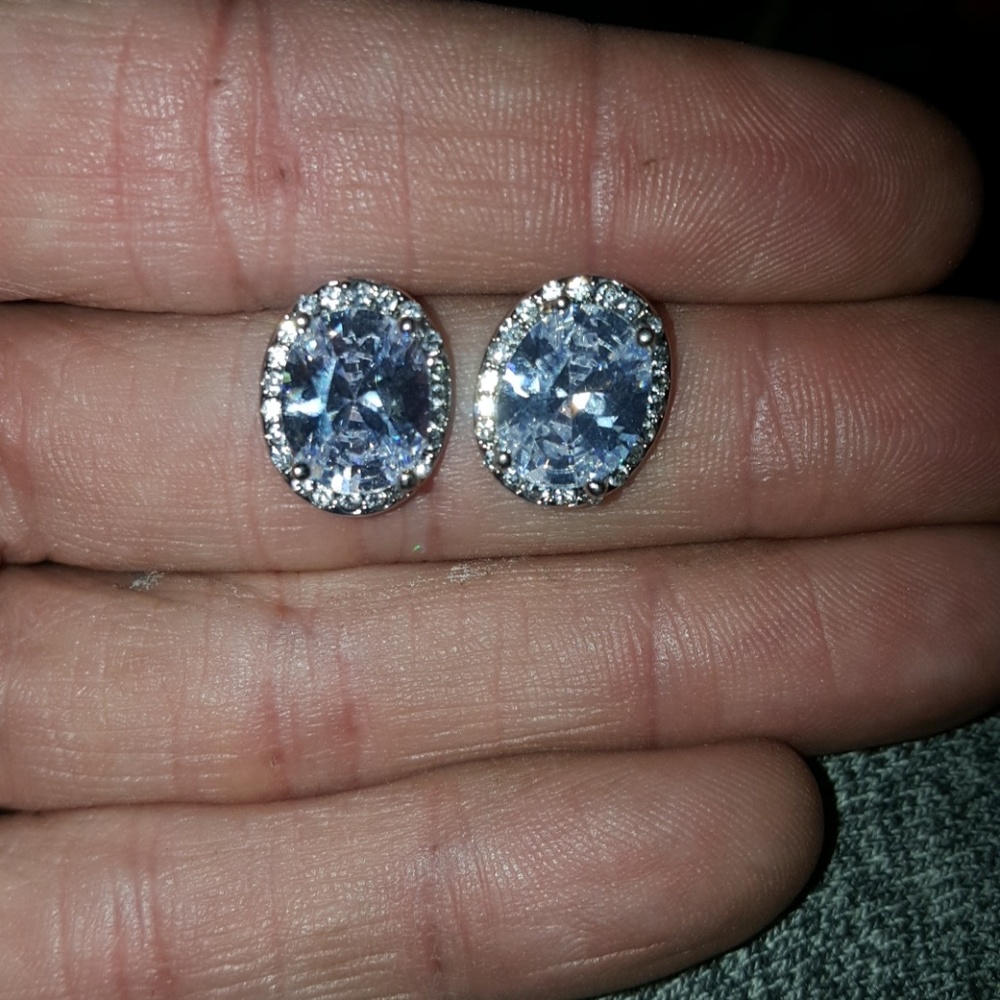 NEW!! Beautiful CZ Earring Set.  FIRM