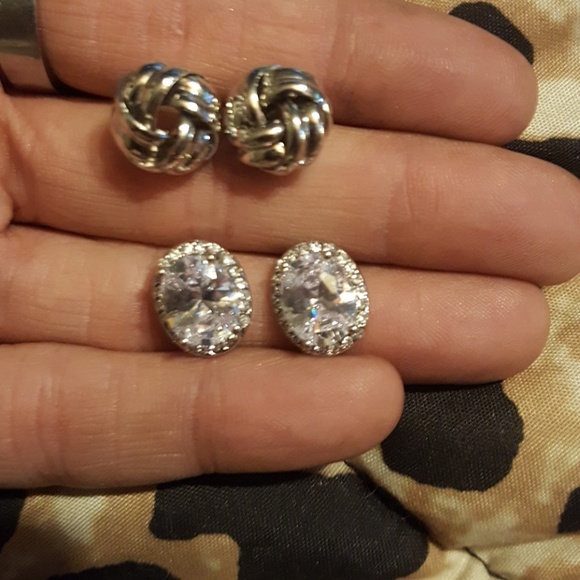 NEW!! Beautiful CZ Earring Set. FIRM - Picture 4 of 8