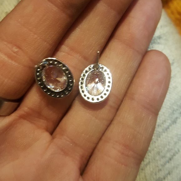 NEW!! Beautiful CZ Earring Set. FIRM - Picture 5 of 8