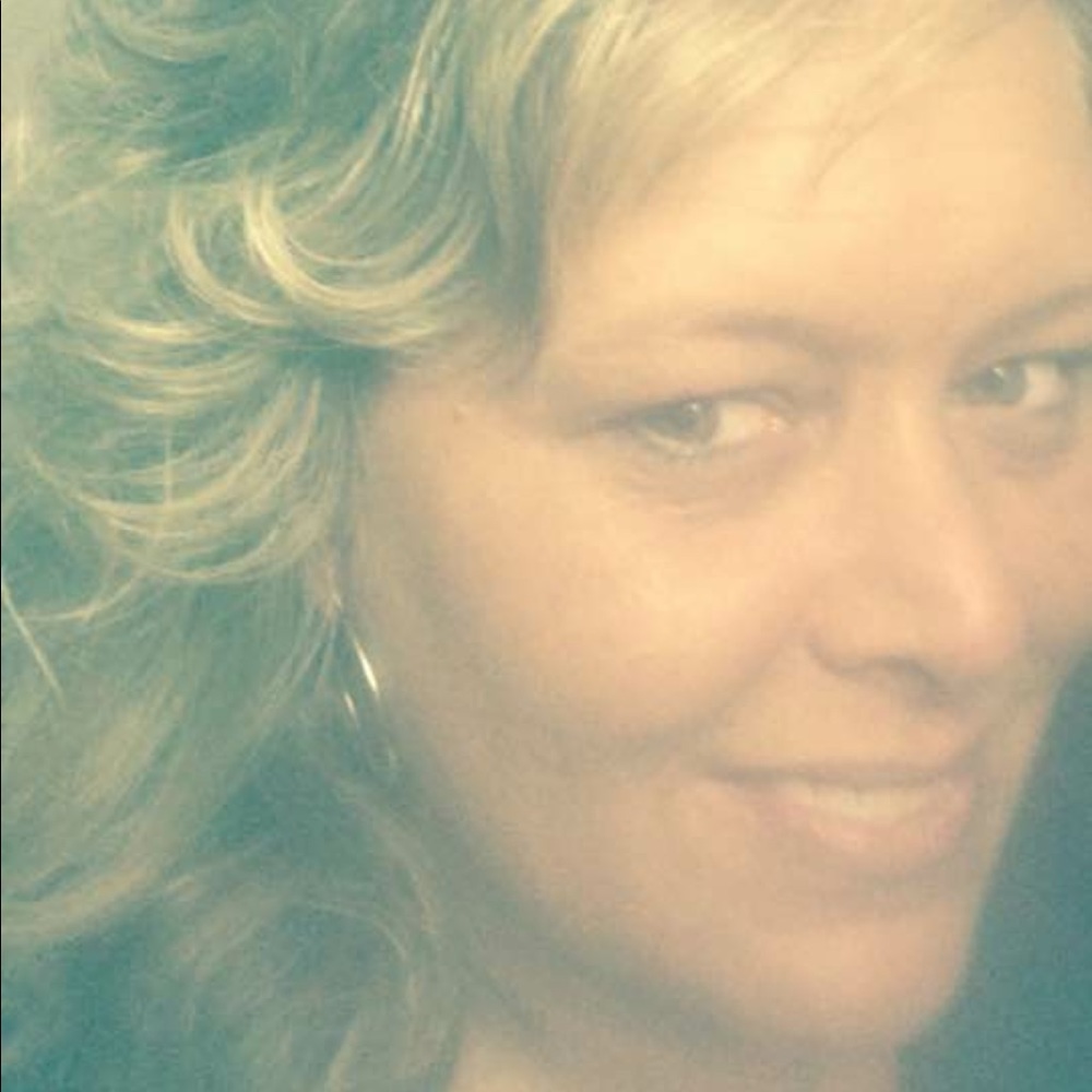 Meet your Posher, Debbie