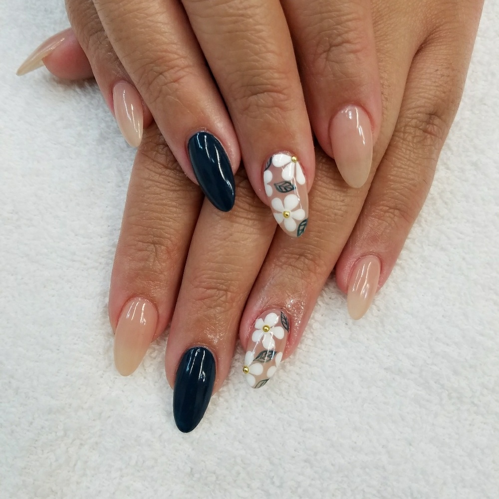 Meet your Posher, Cee