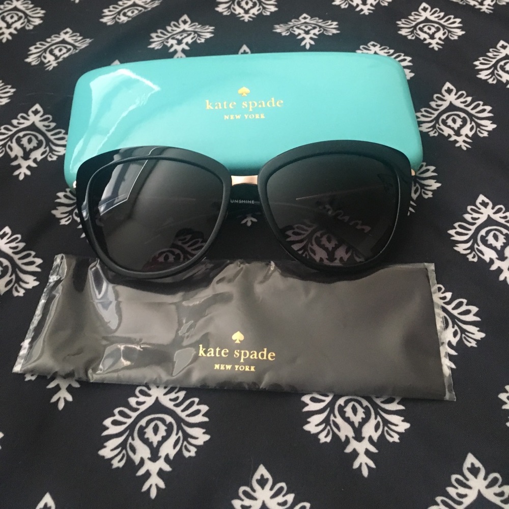 Very cute kate spade sunglasses