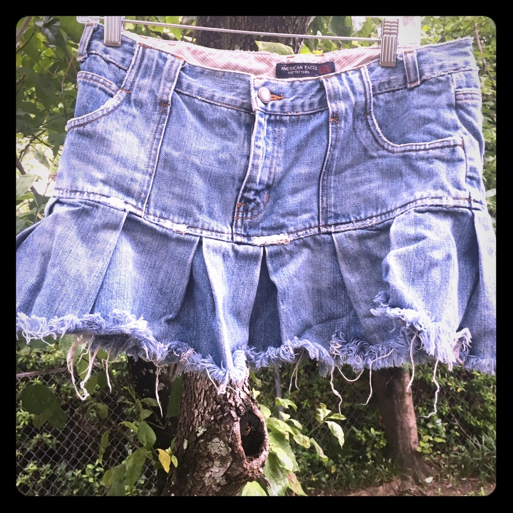 AE denim frayed skirt size 8