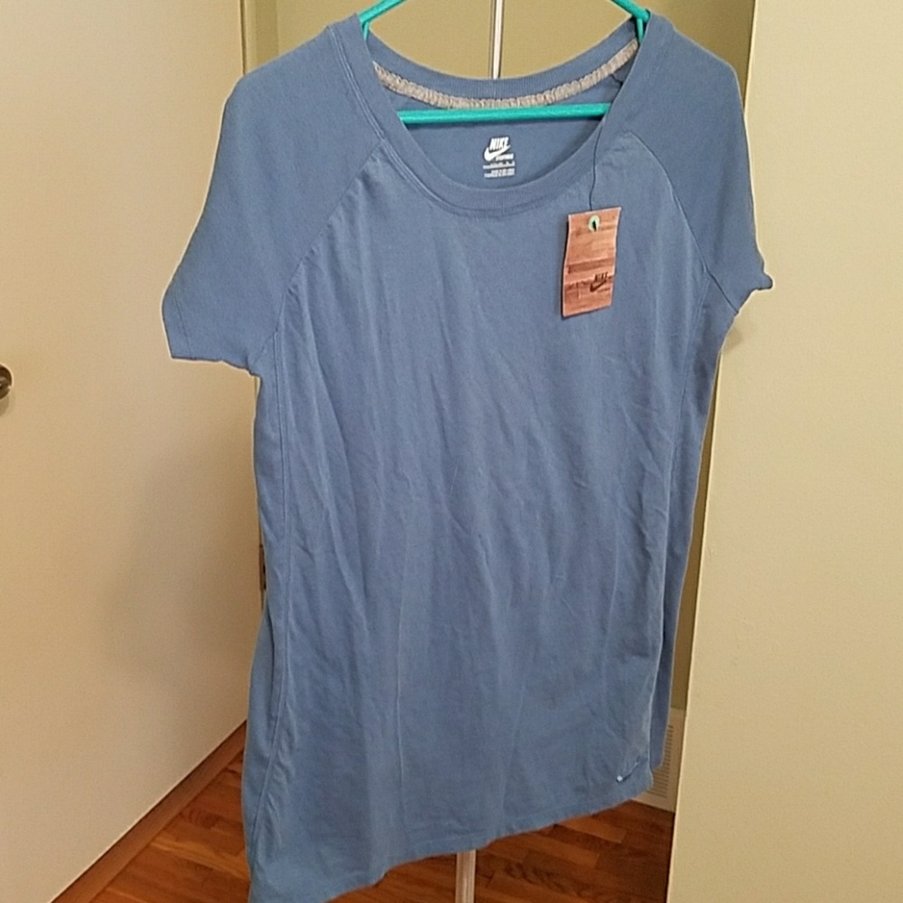 Nike tee