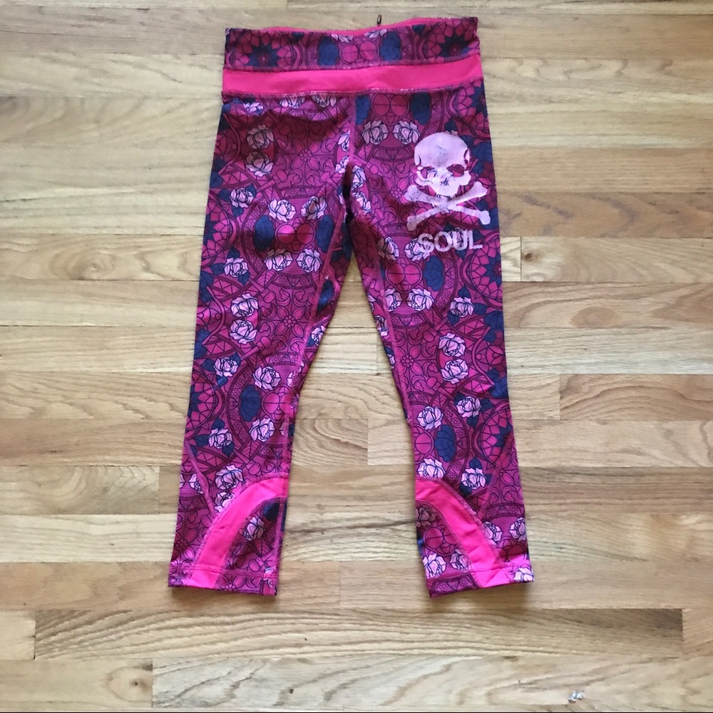 Used Lululemon SoulCycle crops size 4