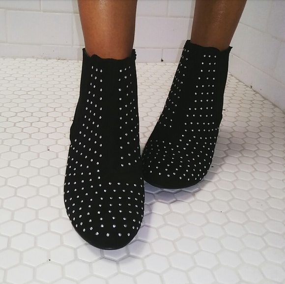 LAST PAIR!!//The Dolly// Black studded Booties - Picture 6 of 6
