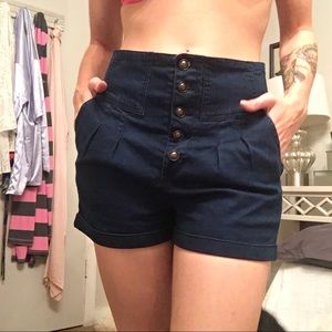 Denim pin up shorts