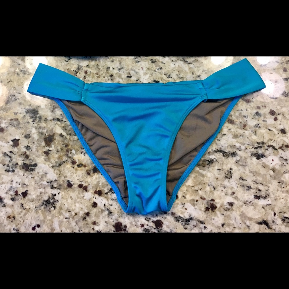 SALE!!Victoria's Secret Side Ruched Swim Bottoms👙