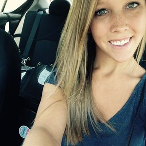 Meet your Posher, Kelli