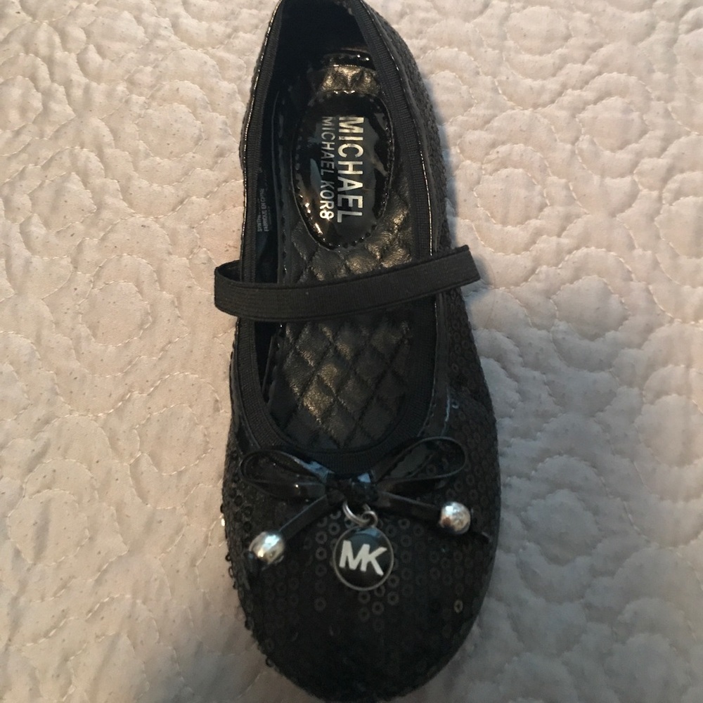 Girls shoes