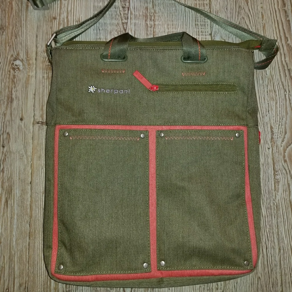 🚫Sold🚫Sherpani Nau Vertical Messenger Bag - Picture 1 of 4