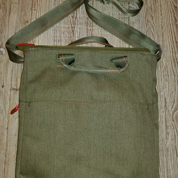 🚫Sold🚫Sherpani Nau Vertical Messenger Bag - Picture 2 of 4