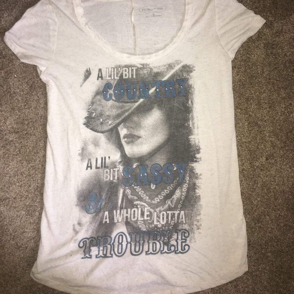 Cream colored scoop neck shirt