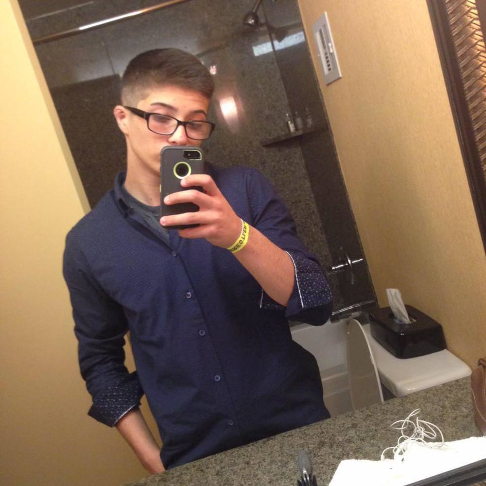 Meet your Posher, Alvaro