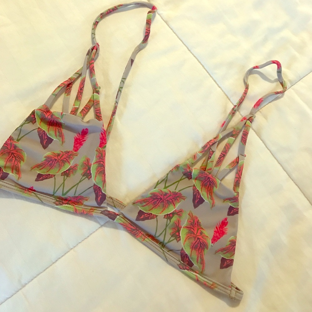 Acacia bikini top 👙