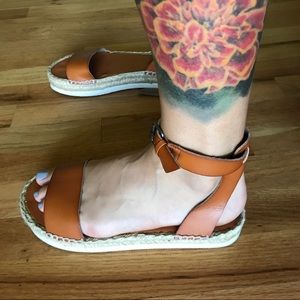 American eagle sandals