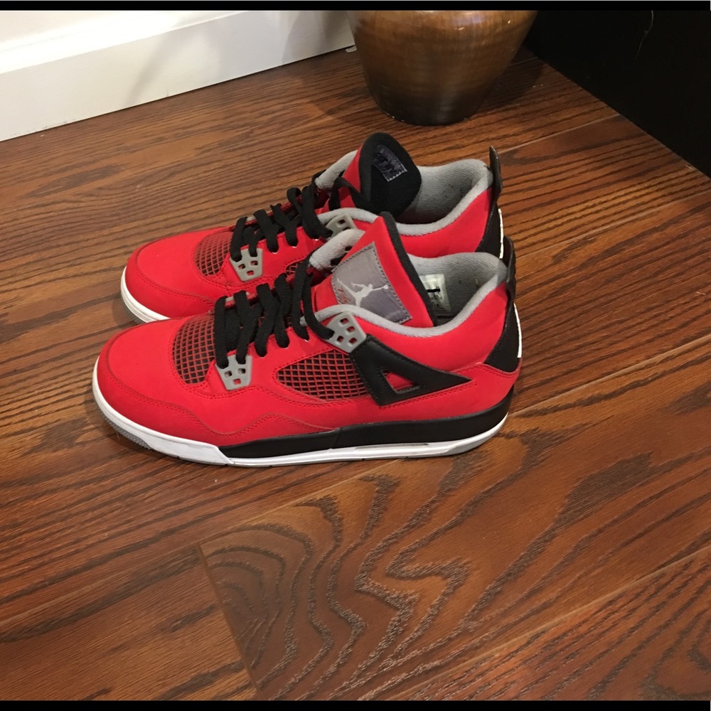 Michael Jordan kids size 7 red and black 4's