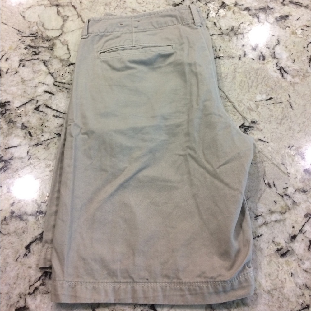 American eagle men's classic khaki shorts
