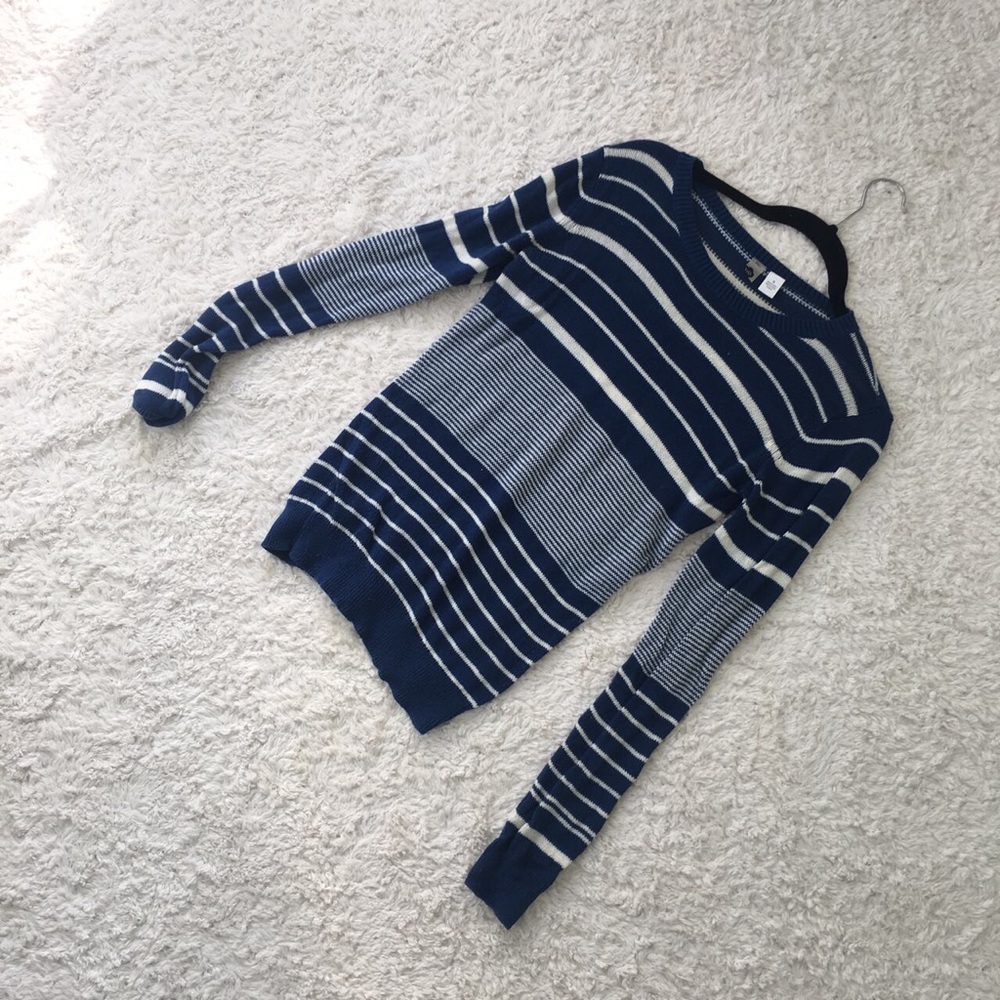 Thin sweater with stripes