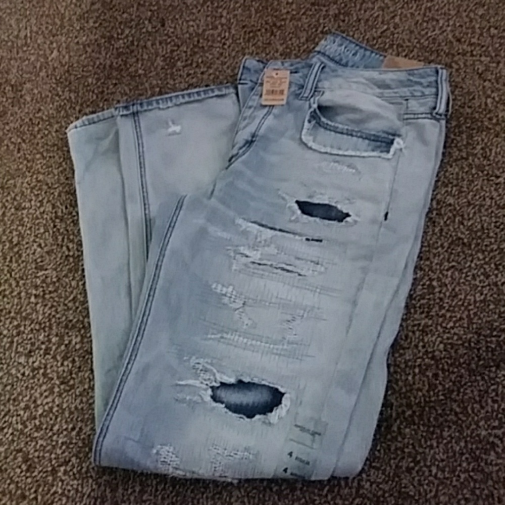 American Eagle Tomgirl Jean