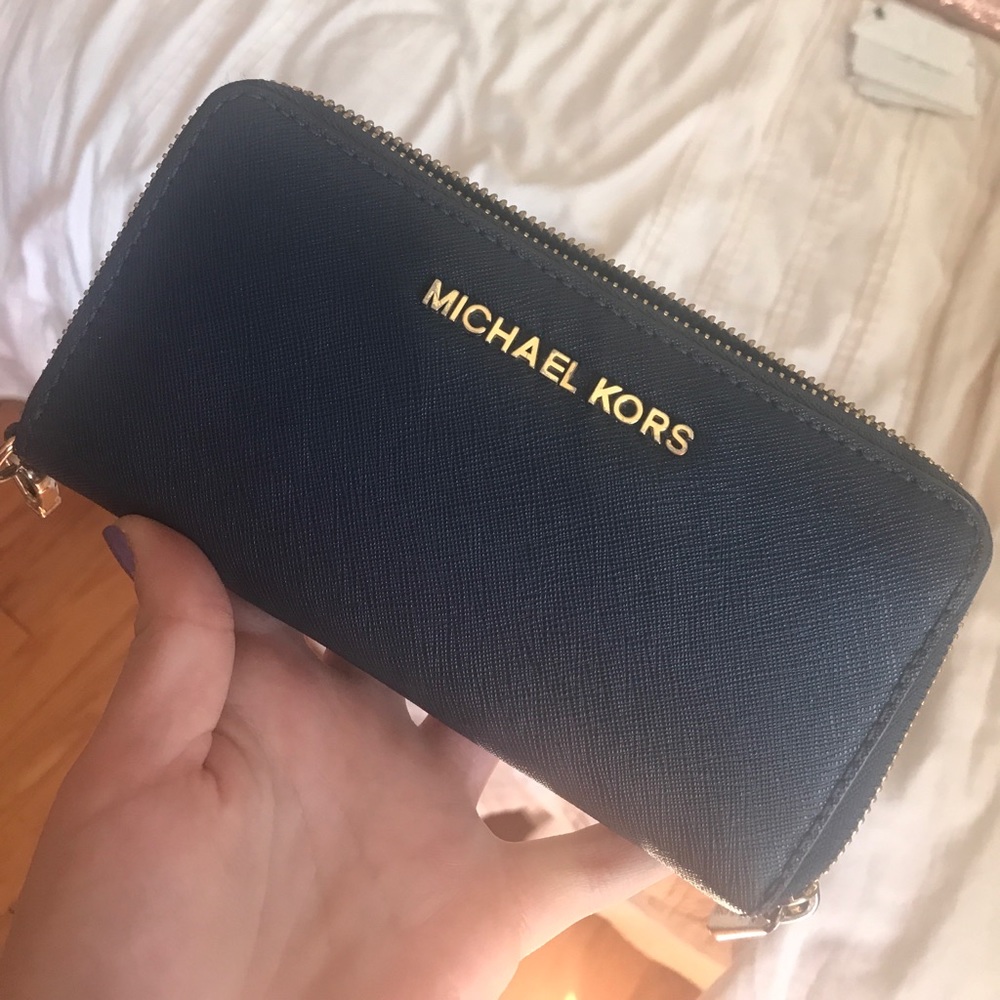 michael kors navy blue wallet
