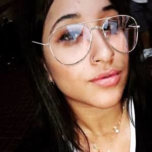 Meet your Posher, Aisha