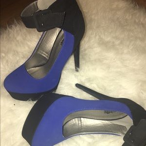 Size  7 blue and black velvet heels