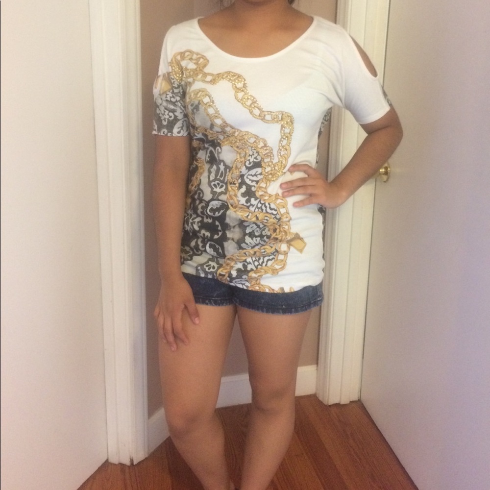 White and gray shirt with a chain