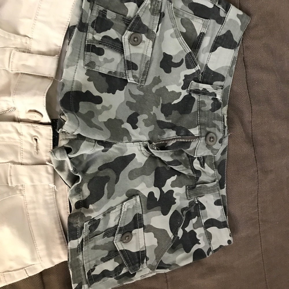 Shorts - Picture 4 of 4