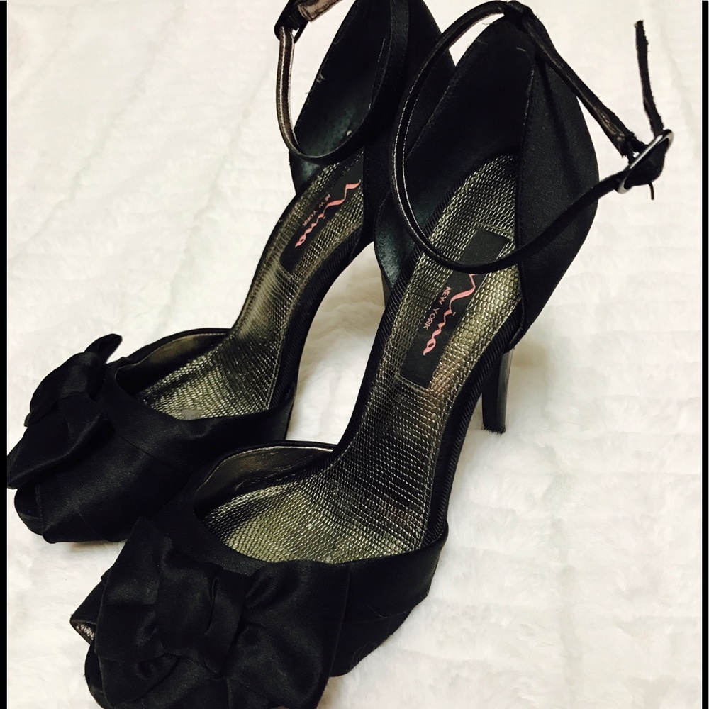 Nina Electra Black Satin Pumps, Size 8