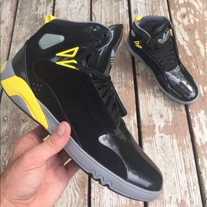 Roundhouse 2.0, adidas Originals - Black & Yellow