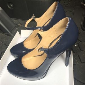 Chinese laundry Mary Jane navy patent leather pump