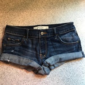 Abercrombie and Fitch low rise shorts sz 0