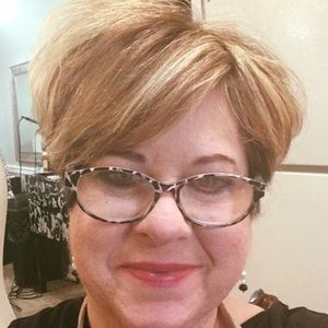 Meet your Posher, Sandy