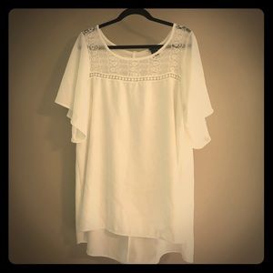 Torrid white drape top size 2 NWT