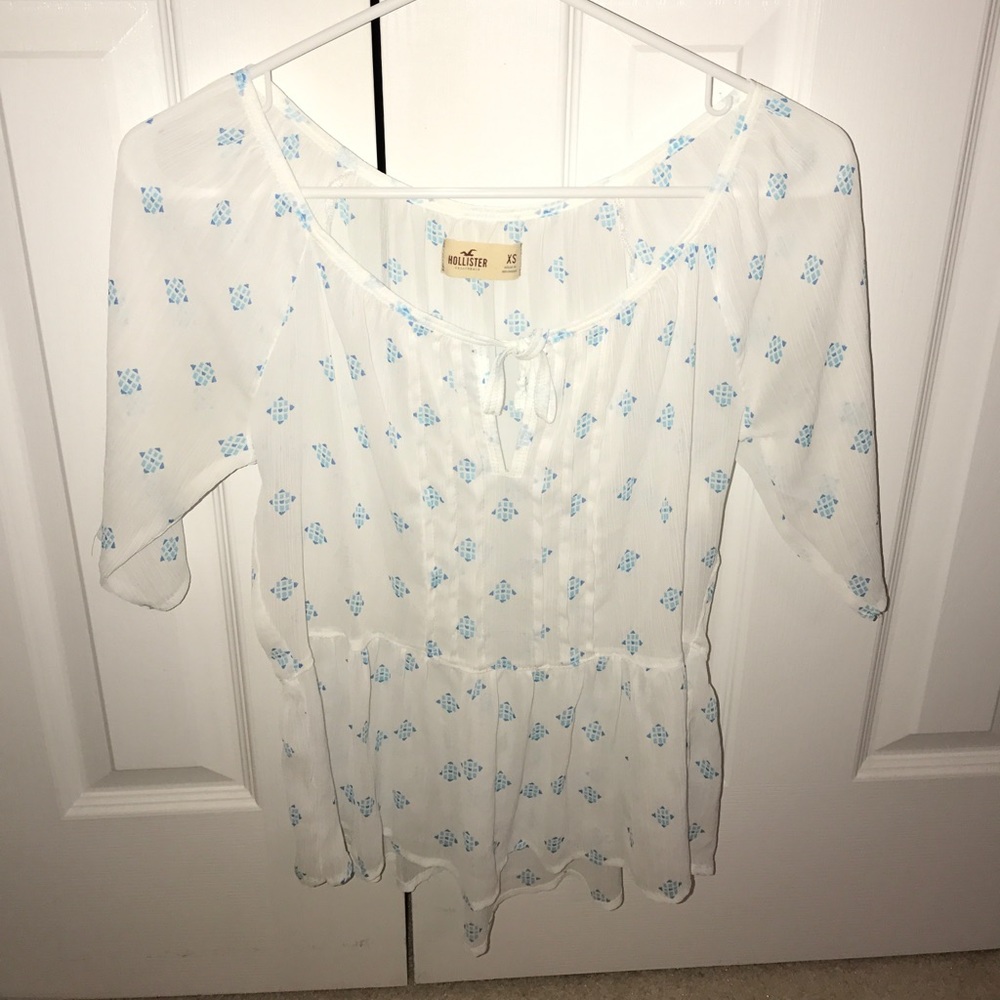 Hollister top